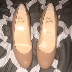 NUDE CHRISTIAN LOUBOUTINS